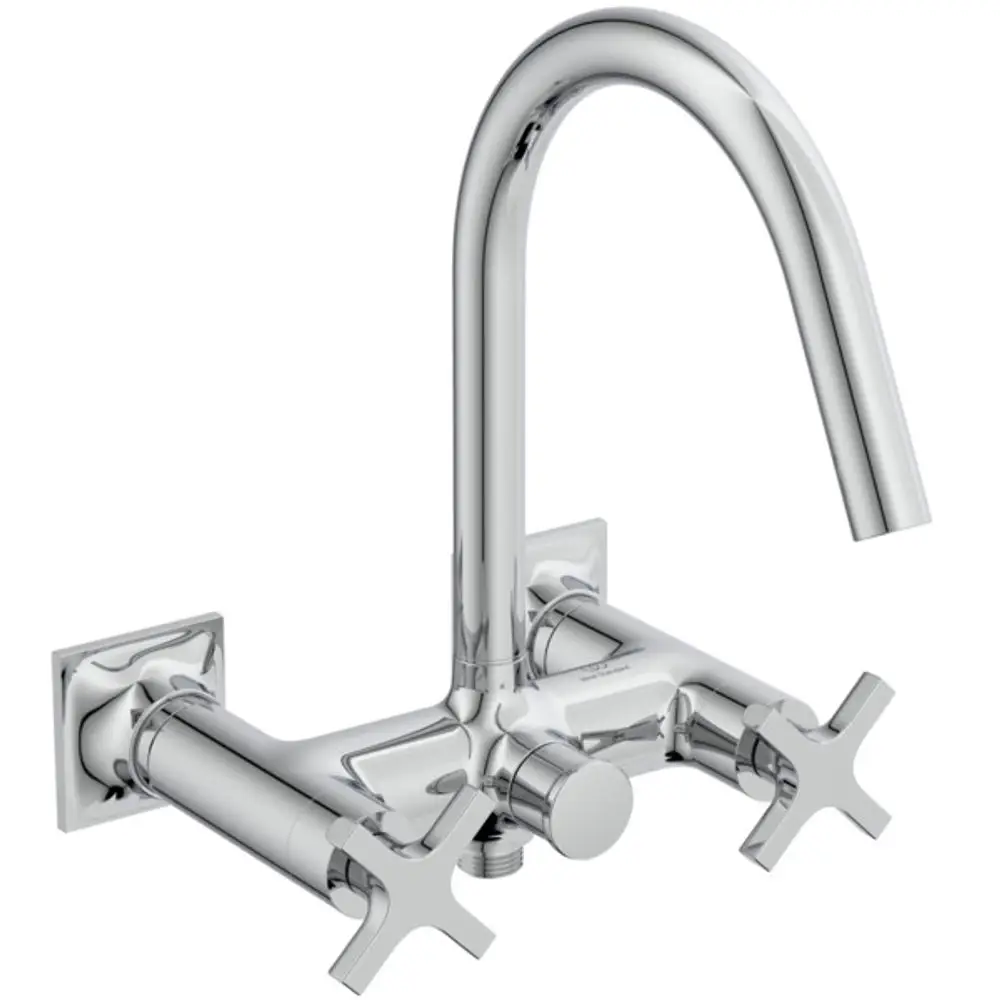 Badearmatur in glänzendem Chrom mit mittelhohem, gebogenem Auslauf und zwei Kreuzgriffen. Modell von Ideal Standard.